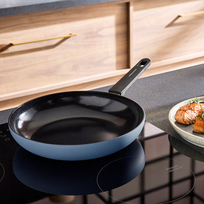 28cm and 20cm Recycled Aluminium Frying Pan Set - Blue