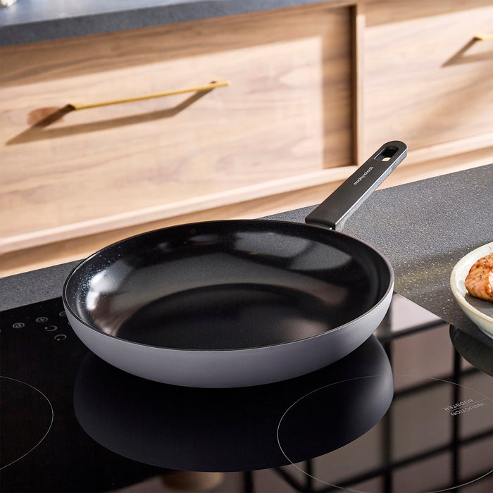 28cm and 20cm Recycled Aluminium Frying Pan Set - Grey