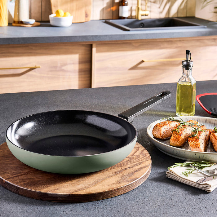 28cm Recycled Aluminium Frying Pan - Green