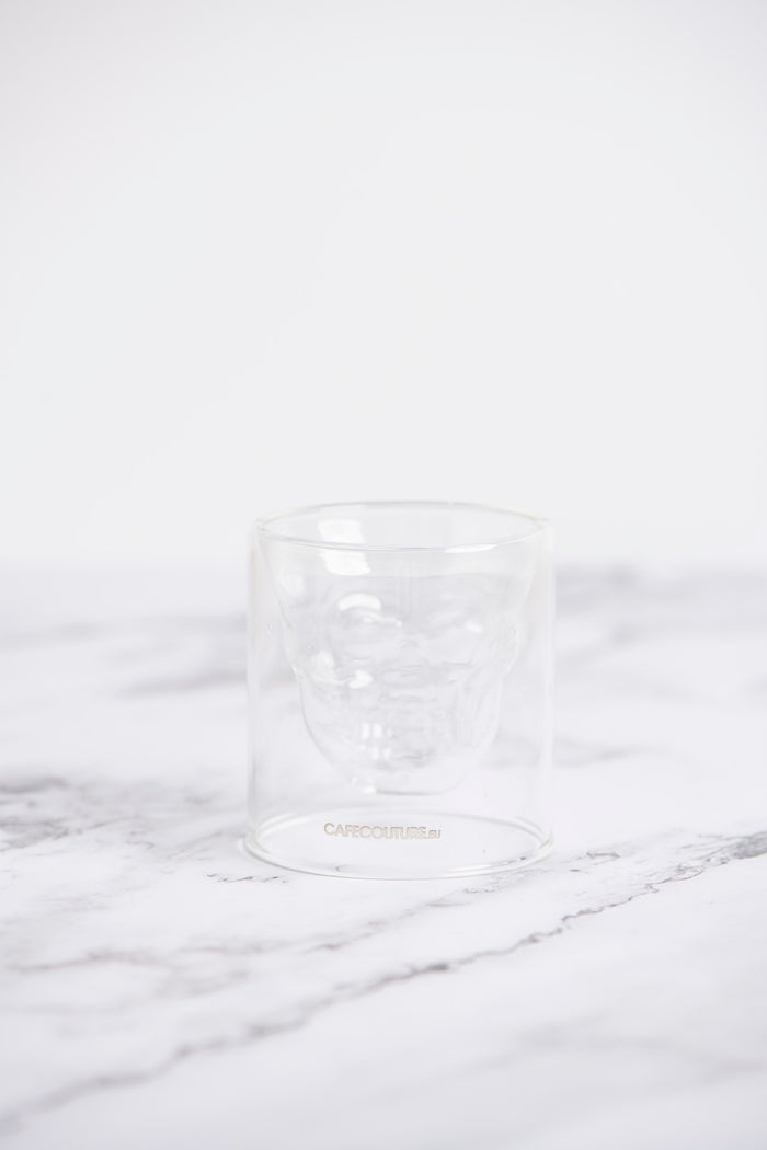 koffie_drinken_in_retro_dubbelwandig_glas