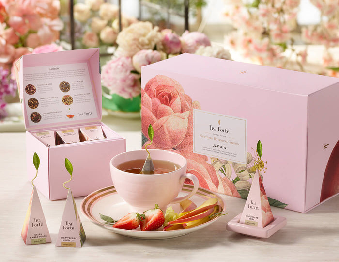 MAIN PDP | Jardin Collection Gift Set on a table with fruit and infusers