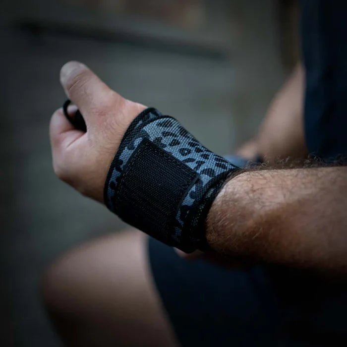 Light Wrist Wraps - Dark Leo Print – 30cm/60cm - Strength Shop