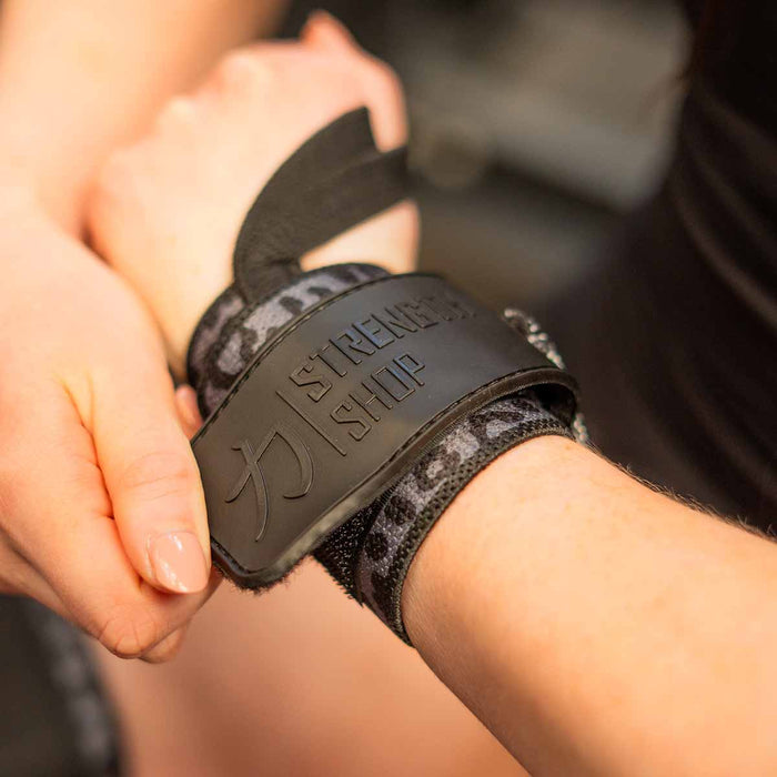 Light Wrist Wraps - Dark Leo Print – 30cm/60cm - Strength Shop