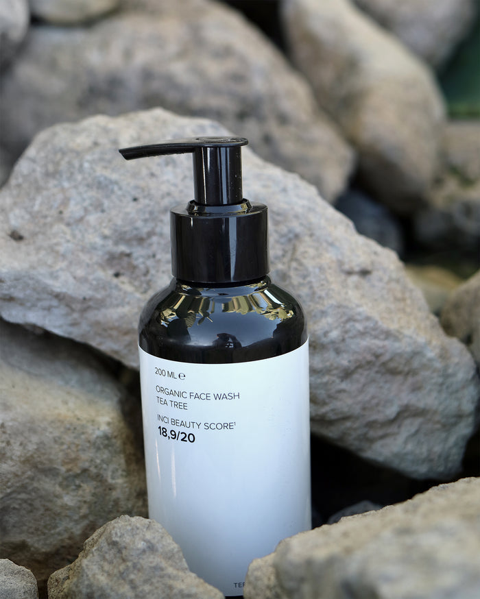 organische natuurlijke face wash tea tree