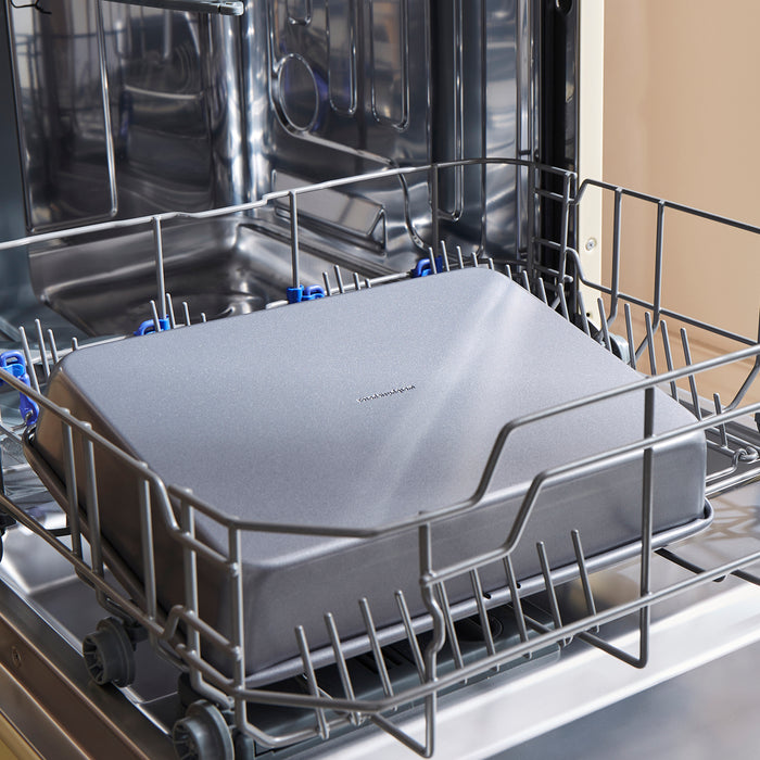 Roasting tin in the dishwasher