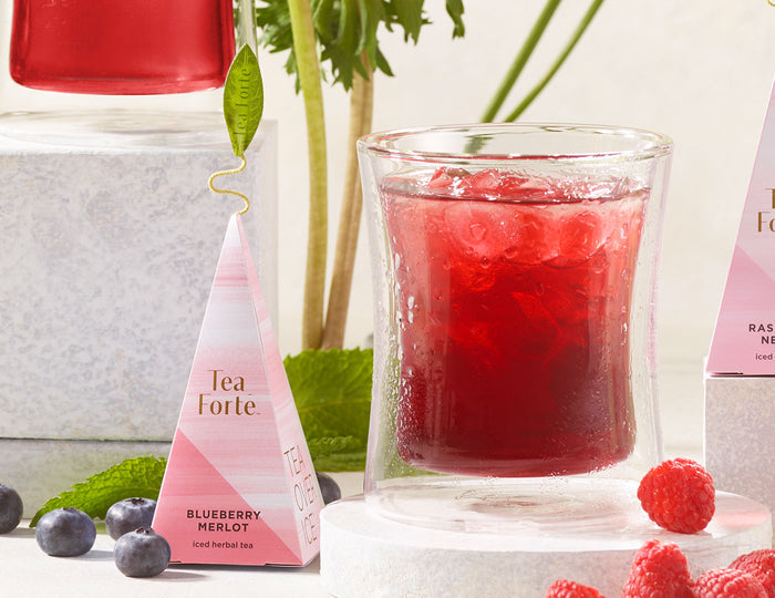 MAIN PDP | Blueberry Merlot Tea Over Ice in a POOM glass with infuser