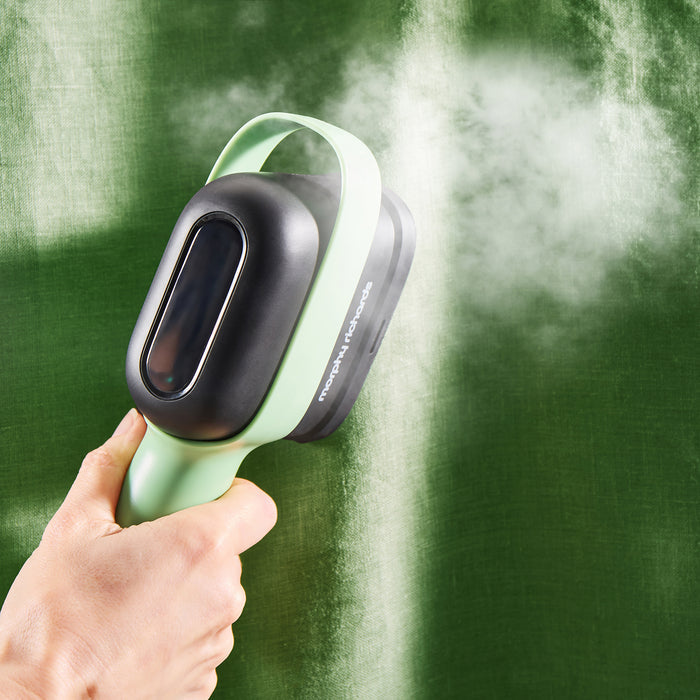Steaming clothing